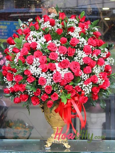 Bình hoa hồng đỏ kết hợp baby - Perfect love