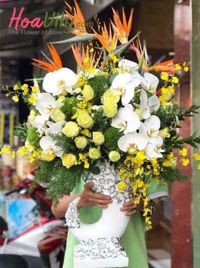 Bình hoa tặng sếp Nam và đối tác