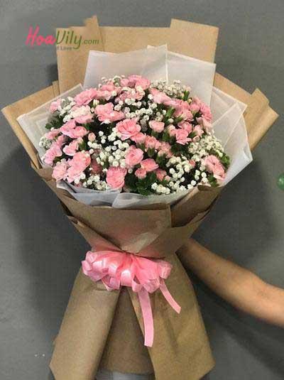 Bó hoa cẩm chướng hồng nhạt