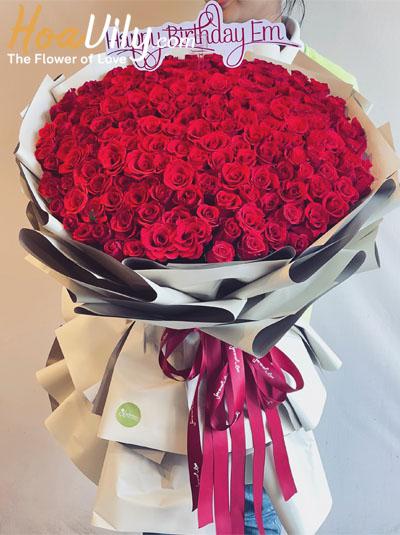 Bó hoa hồng đỏ - Có em bên đời