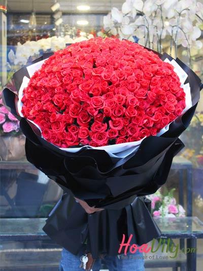 Bó hoa hồng đỏ siêu to khủng tặng người yêu