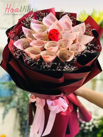 Bó hoa tiền - Hạnh phúc trào dâng
