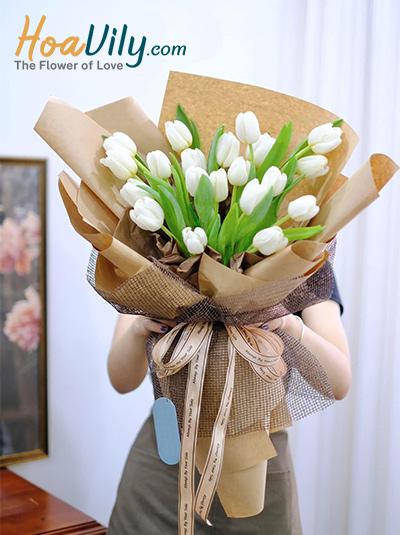 Bó hoa tulip trắng - Gió mây dẫn lối