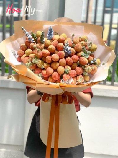 Bó hoa vải thiều - Điều ngọt ngào