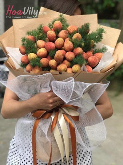 Bó hoa vải thiều - Trái thơm tình yêu