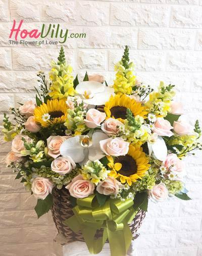 Giỏ hoa chúc mừng- Chuyển trọn yêu thương