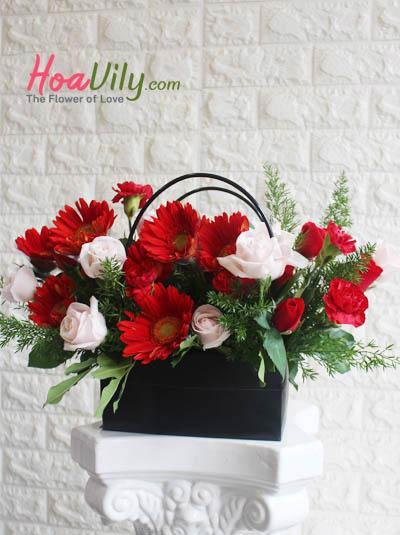 Giỏ hoa chúc mừng - Sắc màu hạnh phúc