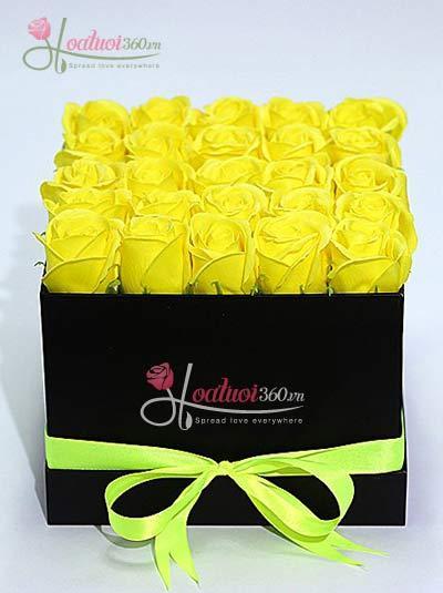 Hoa Hồng Sáp Thơm Màu Vàng - Hộp Vuông Đen