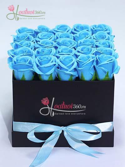 Hoa Hồng Sáp Thơm Màu Xanh Dương - Hộp Vuông Đen