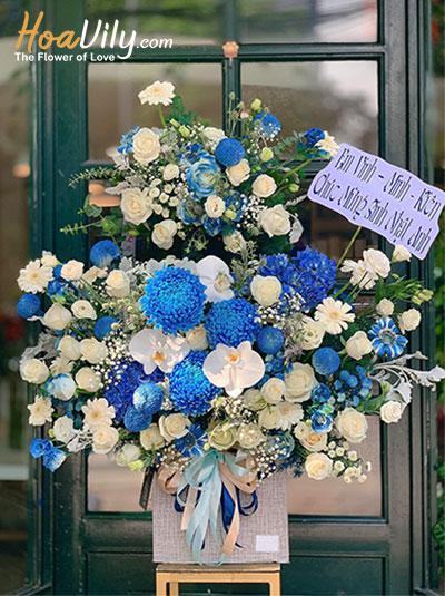Hộp hoa chúc mừng - Rạng rỡ tuổi xuân