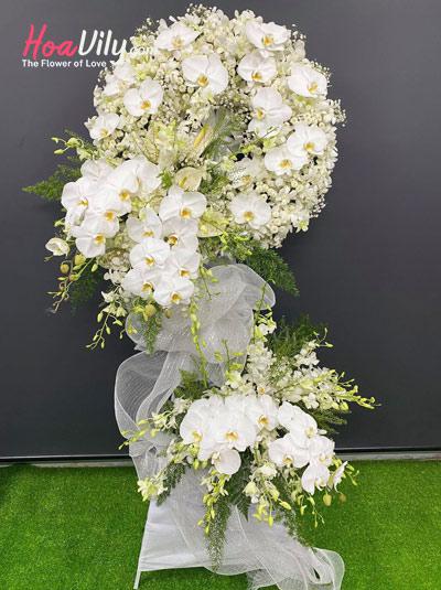 Kệ hoa chia buồn - Cuốn theo chiều gió