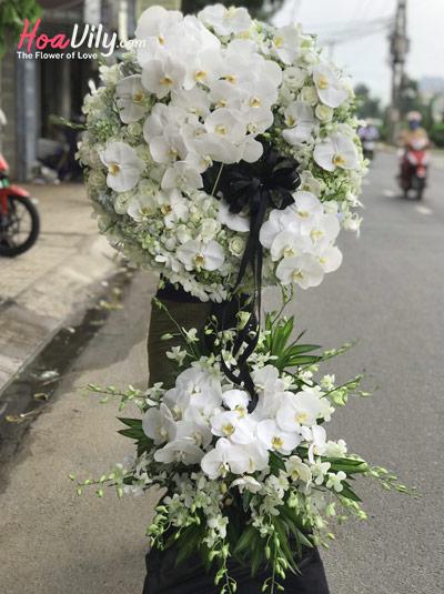Kệ hoa chia buồn - Giọt lệ rơi