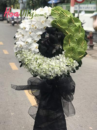 Kệ hoa chia buồn - Vòng ký ức