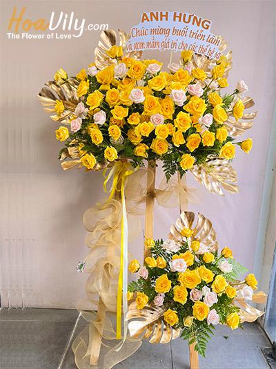 Kệ hoa khai trương - Sự nghiệp tiến tới