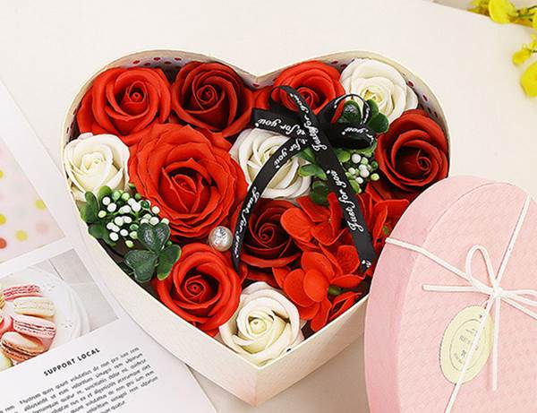 Hoa hồng sáp thơm lâu tàn dành tặng ngày 8/3