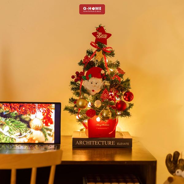 Trang trí cây noel mini ở văn phòng làm việc