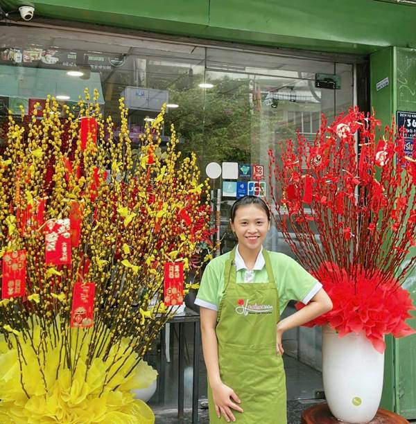 Giá hoa nụ tầm xuân ngày Tết