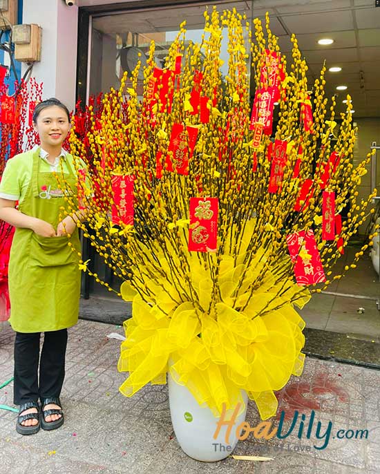 Bình hoa nụ tầm xuân - Tết an khang