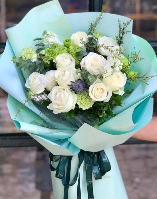 Hoa hồng là mẫu hoa thích hợp tặng bạn gái mới quen