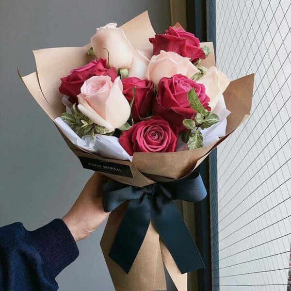 Bó hoa hồng tặng mẹ