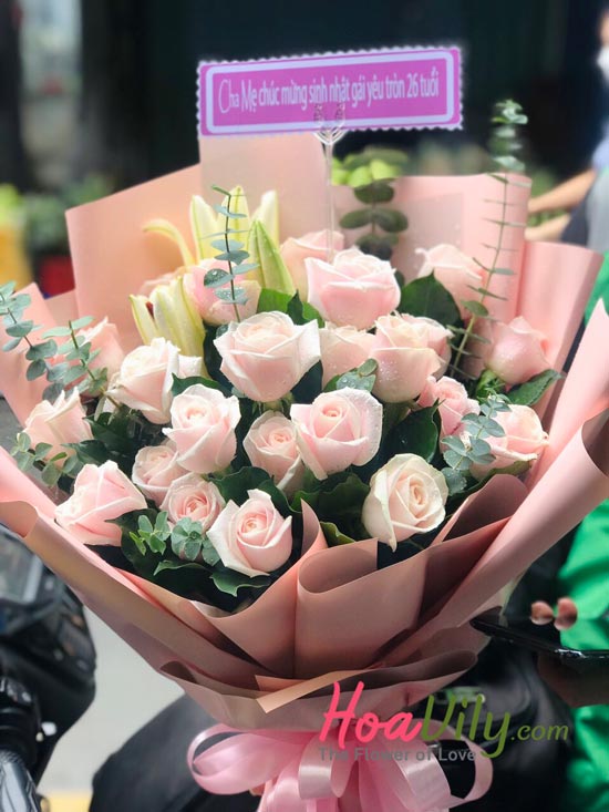 Bó hoa hồng - Phút giây ngọt ngào