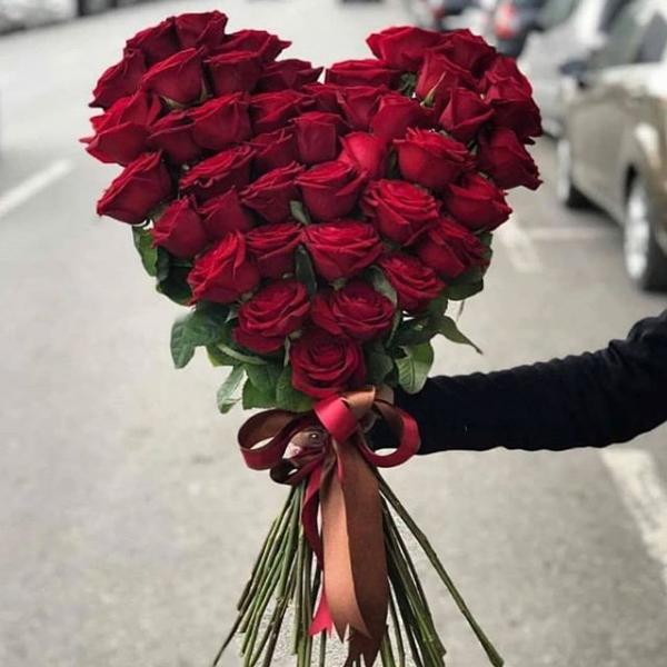 Bó hoa hồng hình trái tim