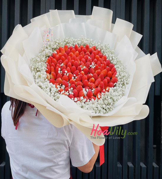 Bó hoa trái dâu tây đẹp