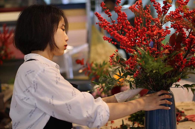 Chậu hoa đào đông đỏ thật siêu đẹp chưng trong mùa Tết