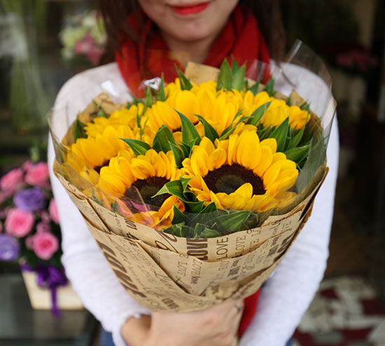 Bó hoa hướng dương niềm vui valentine Bó hoa hướng dương niềm vui valentine