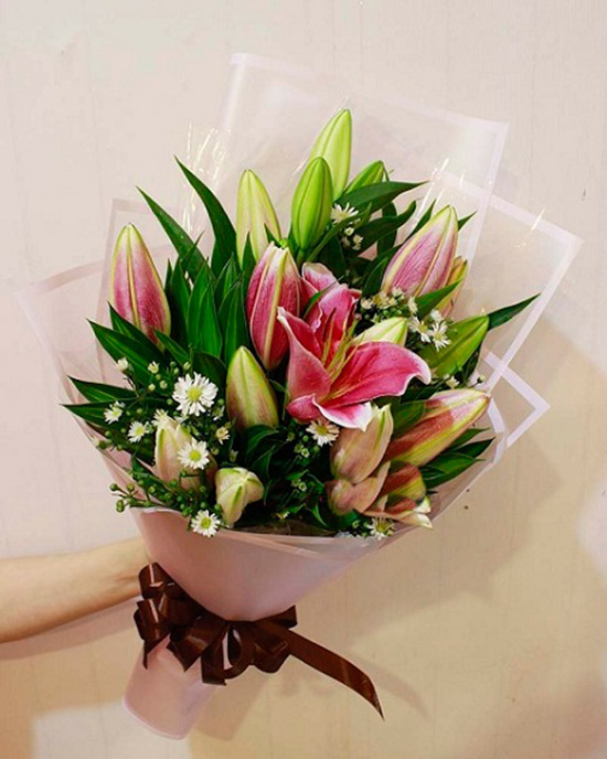 Hoa Ly đẹp chúc mừng tốt nghiệp