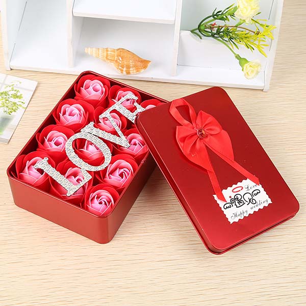 Hoa hồng sáp thơm tặng người yêu cực lãng mạn Hoa hồng sáp thơm tặng người yêu cực lãng mạn