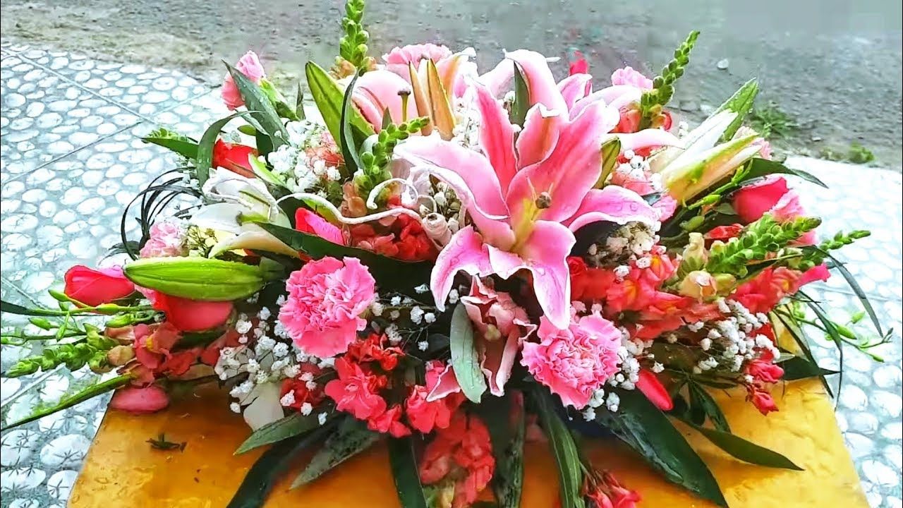 Hoa để bàn ngày Tết tràn đầy sắc xuân