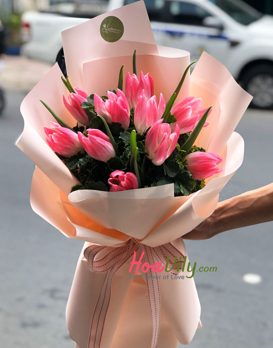 Bó hoa tulip xinh xắn