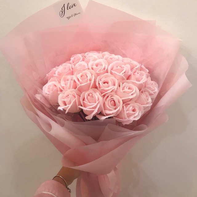 Mua hoa hồng phấn tặng người ấy bày tỏ sự quan tâm đúng lúc