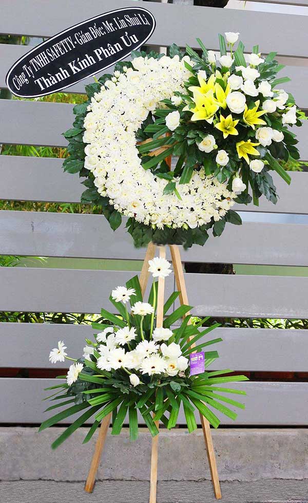 Kệ hoa chia buồn Hàn Quốc đẹp