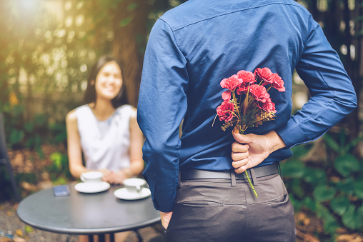 Tặng hoa – con đường đi đến trái tim bạn gái đơn giản nhất