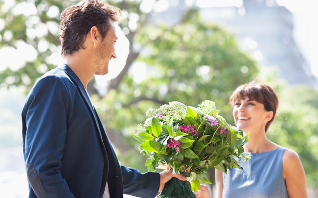 Tìm mua hoa tặng người yêu đốn tim cô gái của bạn